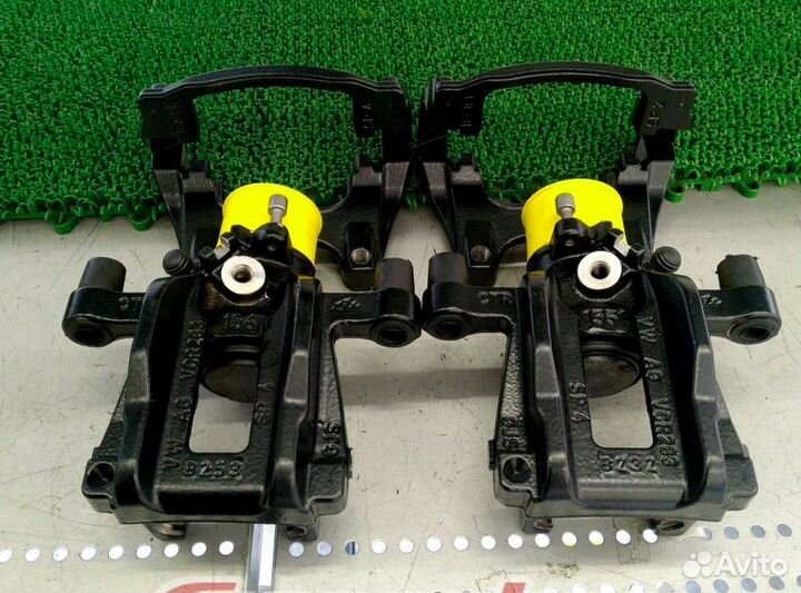 Суппорты Golf viii 7 8 R20 R-line задние 310 б.у