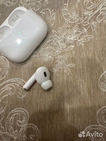 Оригинальные airpods pro 2 (кейс + левый наушник