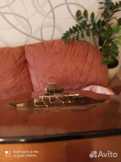 Акустическая гитара