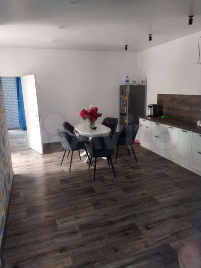 Дом 220 м² на участке 7 сот.