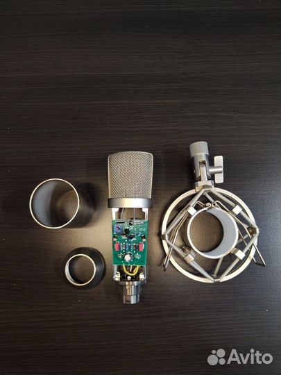 Студийный микрофон