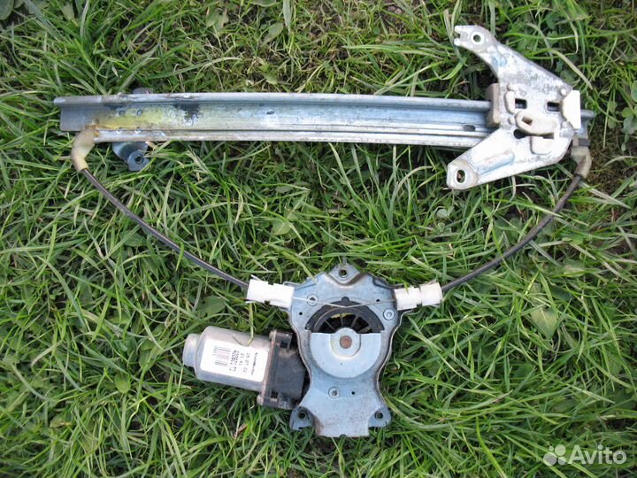 Стеклоподъемник задний Nissan Primera P12