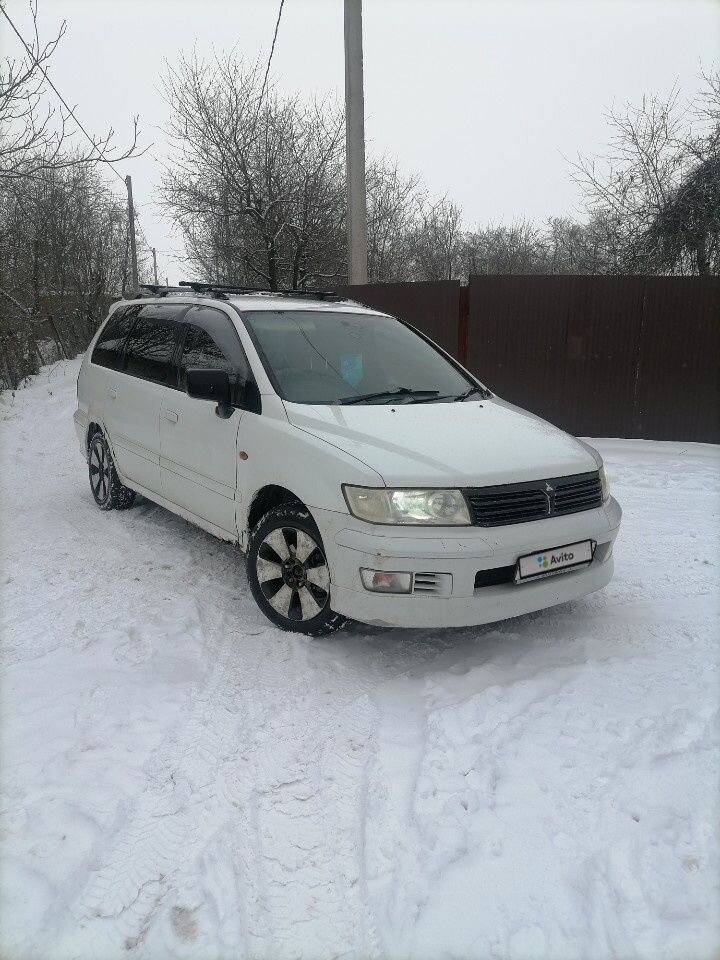 Mitsubishi Chariot: фото владельца