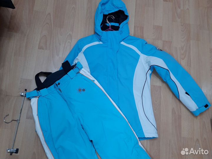 Костюм горнолыжный