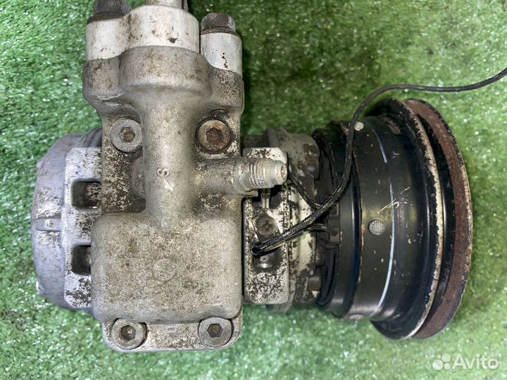 Компрессор кондиционера 4D65 Mitsubishi CSA201A124