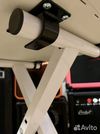 Белая банкетка