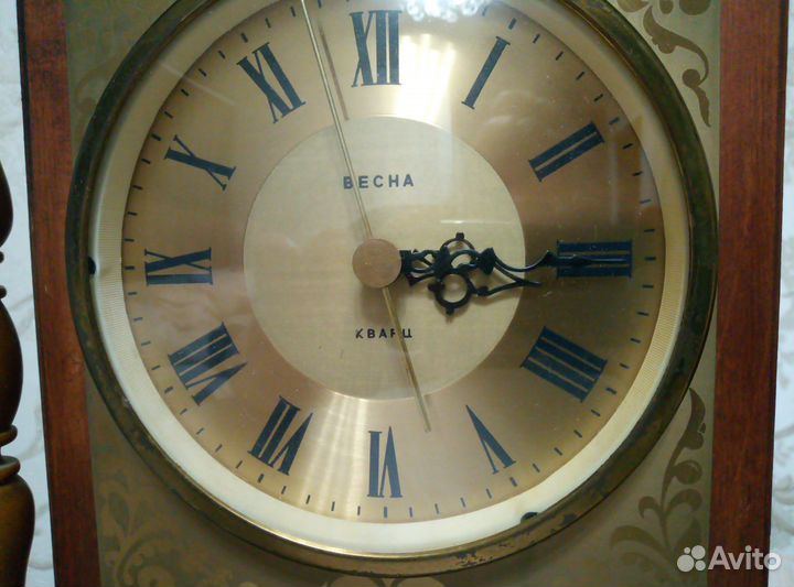 Часы настольные Весна