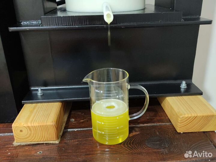 Настоящее конопляное масло холодного отжима