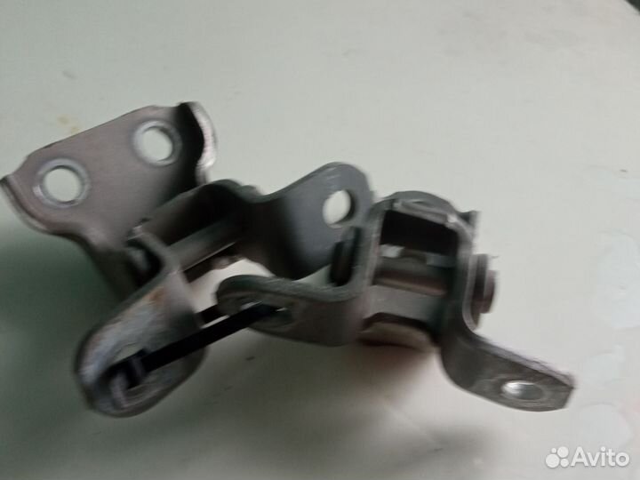Петли на левую переднюю дверь камри 30