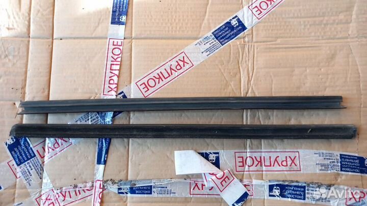 Tribute 2000-07 бархотки стекла задней левой двери