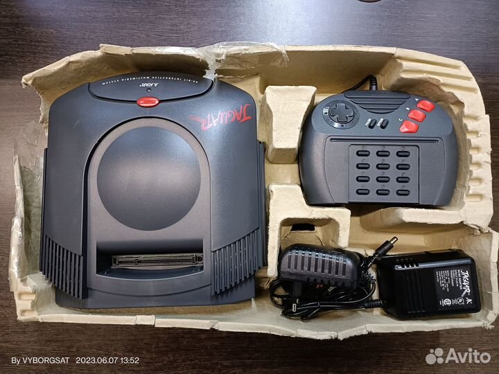 Atari Jaguar в коробке