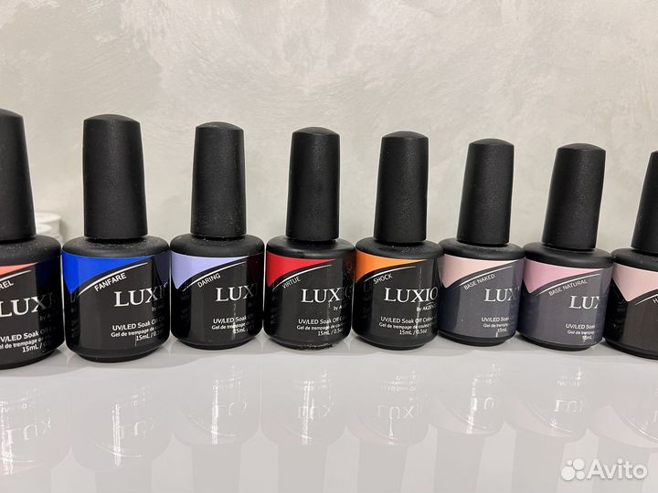 Гель лаки для маникюра бу Luxio