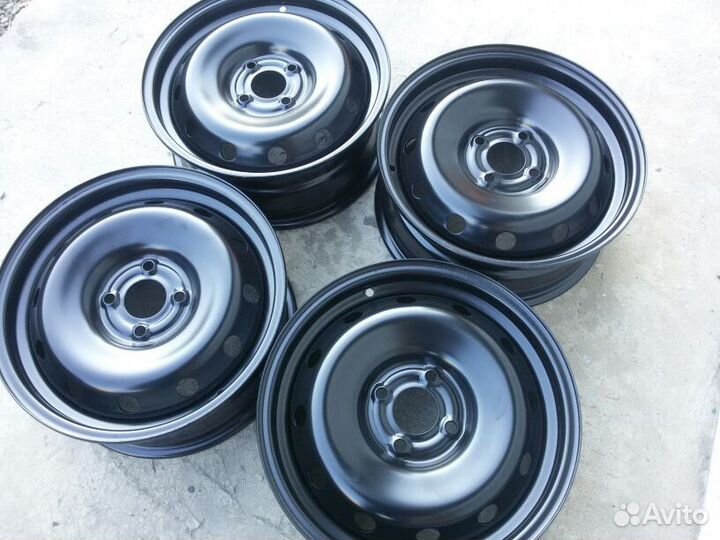 Штампованные диски на Лада Ларгус R15 4x100