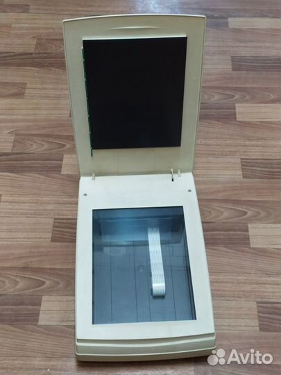 Сканер Mustek 12000 SP Plus