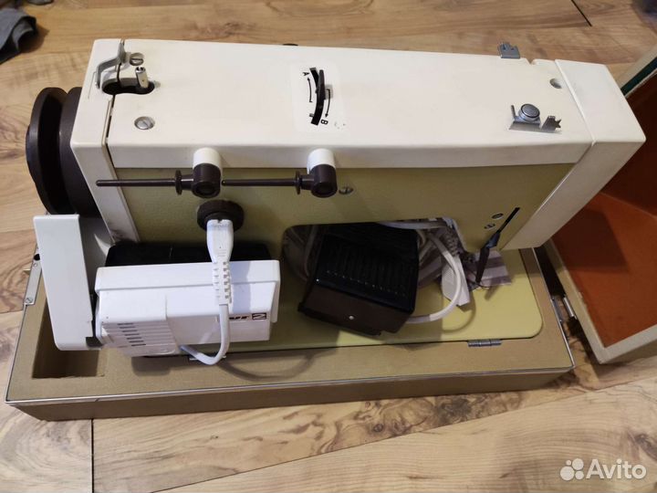 Швейная машина Veritas