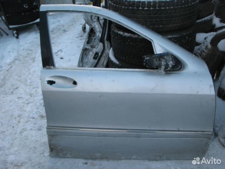 Дверь передняя правая Мерседес В204