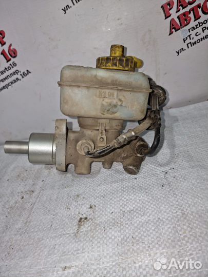 Главный тормозной цилиндр Skoda Octavia Tour