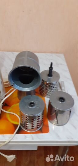 Электромясорубка- кухон. комбайн Помощница