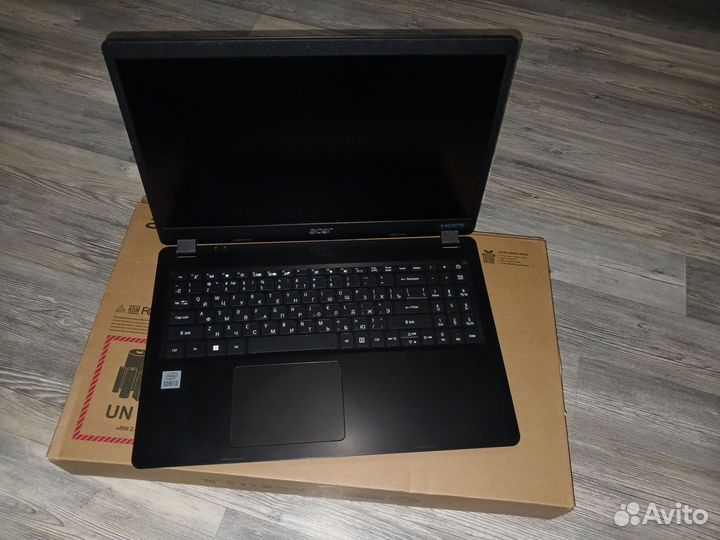 Ноутбук Acer Extensa 15 EX215-52-31EB