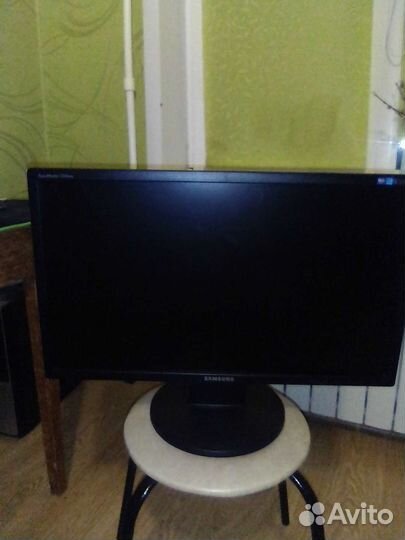 Монитор Samsung