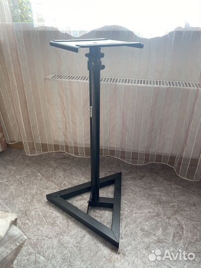 Подставка под колонки