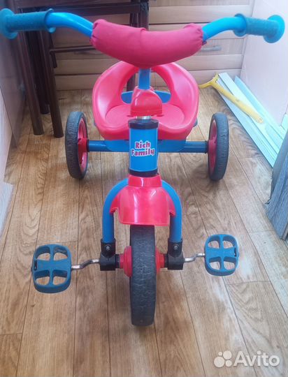Детский трехколесный велосипед