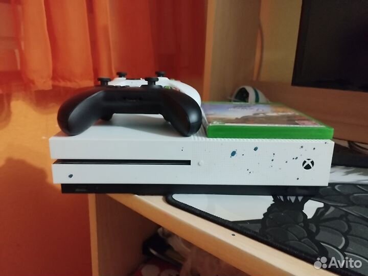 Игровая приставка Xbox one s