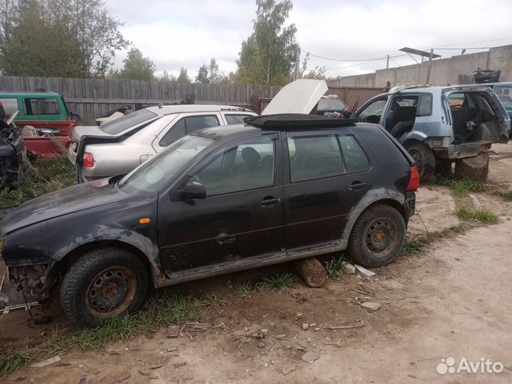 Кнопка аварийки Volkswagen Golf 4
