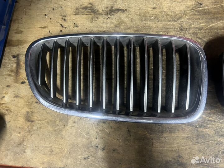 Решетка радиатора BMW F10 F11 Дорестайлинг