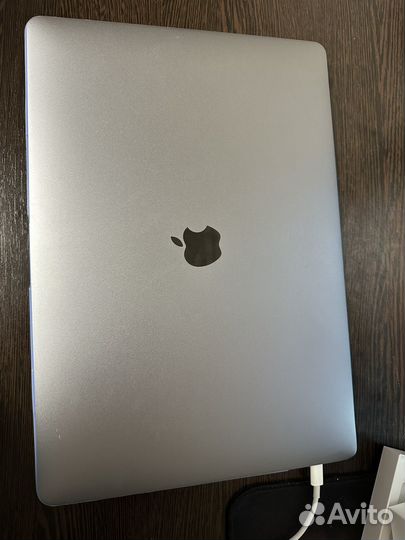 Apple MacBook Pro 15 2016 Touch Bar 1tb