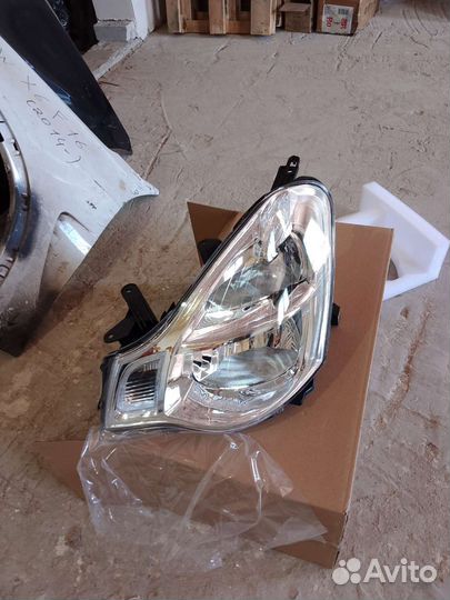 Левая фара nissan almera g15 новая