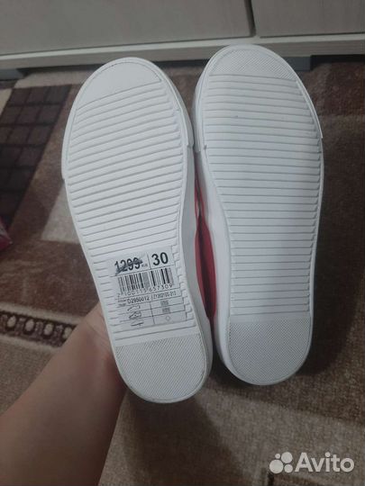 Продам новые слипоны для девочки