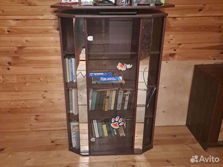 Шкаф книжный зеркальный