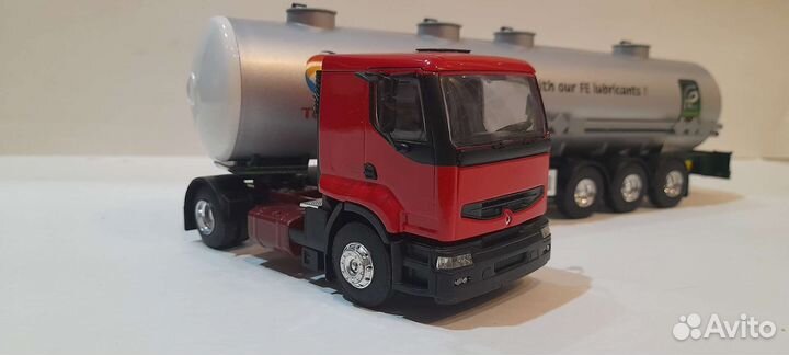 Коллекционная модель масштаб 1 43