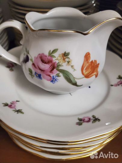 Чайный и кофейный сервизы,полные