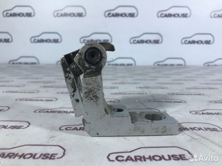 Петля двери задняя правая Volkswagen Golf 4 1.6