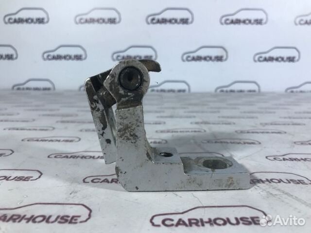 Петля двери задняя правая Volkswagen Golf 4 1.6