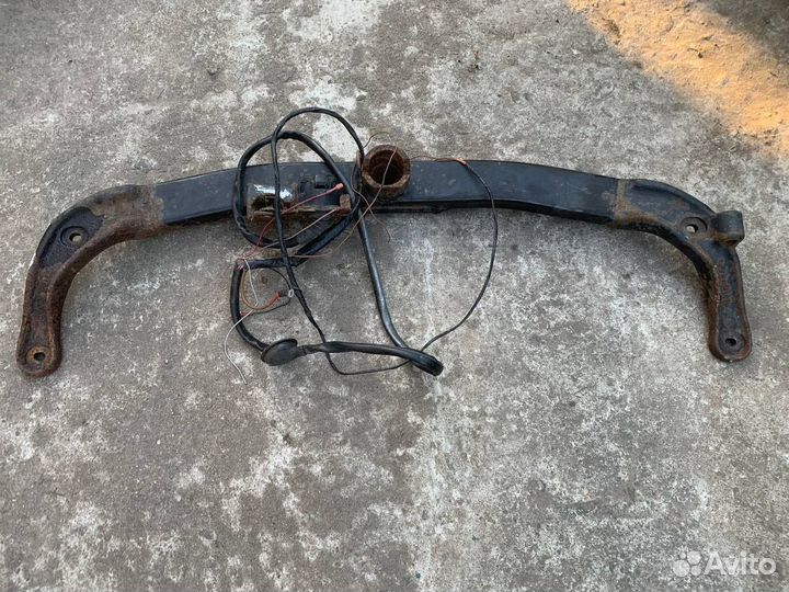 Фаркоп Audi A8 D2