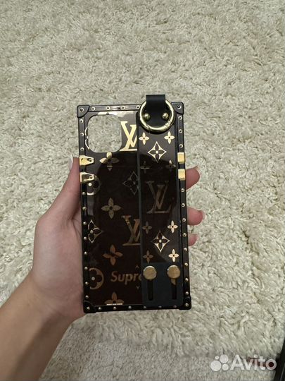 Чехол на iPhone 11