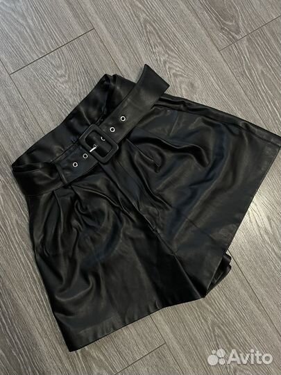 Кожаные шорты