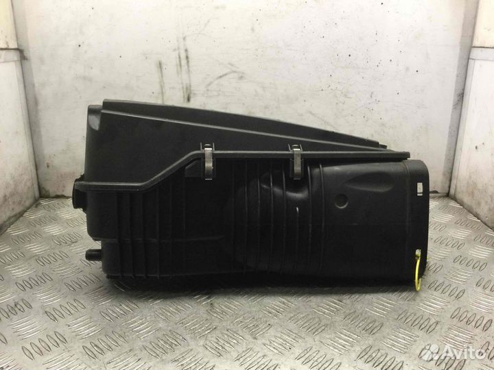 Корпус воздушного фильтра Mercedes C-klasse A64609