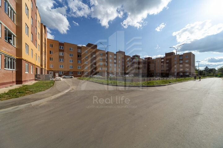 2-к. квартира, 68,3 м², 2/5 эт.