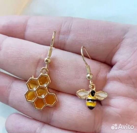 Серьги с пчёлкой соты