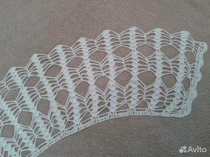 Скатерть и воротничок ручной работы