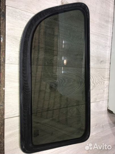 Стекло глухое заднее левое LADA Largus K4M 2017