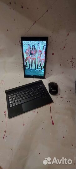 Планшет-ноутбук Irbis с мышкой