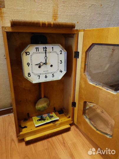 Часы настенные антикварные