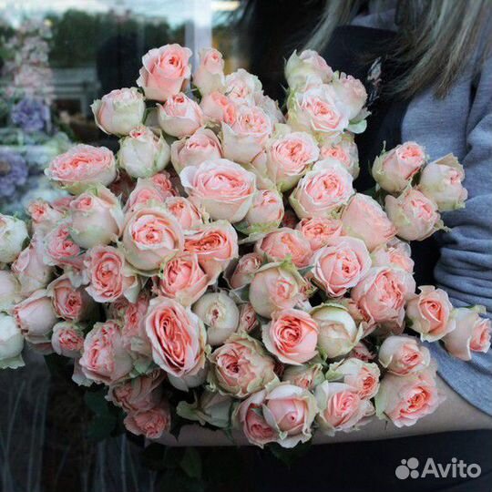 Букеты из пионовидной кустовой розы