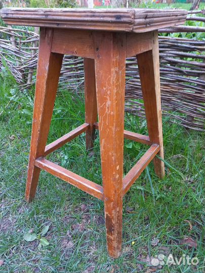 Подставка под цветы