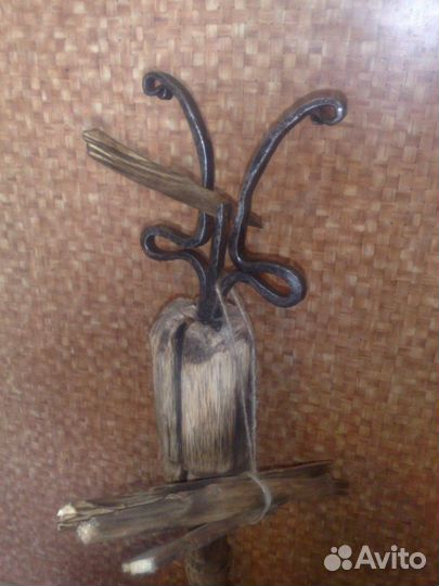 Бутыль старинная, прозрачная, зеленая